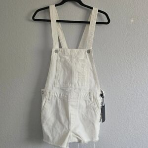 🩷✨️ NWT BlankNYC White Distressed Shortalls